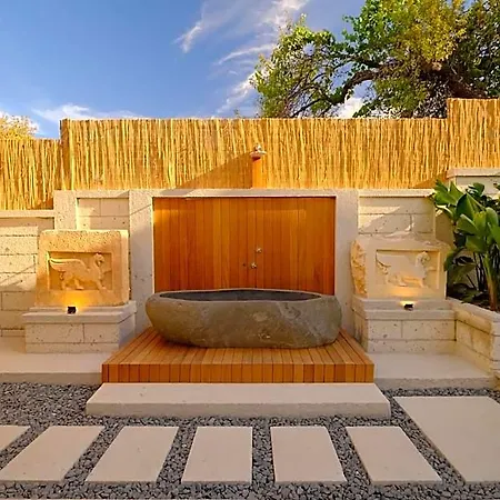 Surga Alacati Hotel *